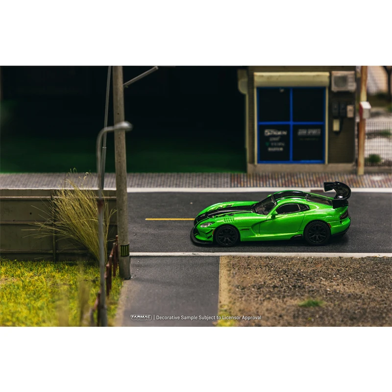 TW In Stock 1:64 Viper ACR Extreme Green Metallic Diecast Diorama Car Model Collection Miniature Toys Tarmac Works