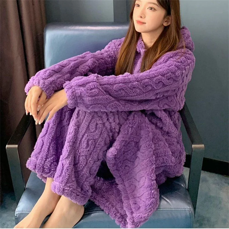 Sleepwear Women\'s Extra Long Winter Plush And Extra Thick Flannel Insulation Coral Velvet Home Clothing Wearing Pajamas Outside