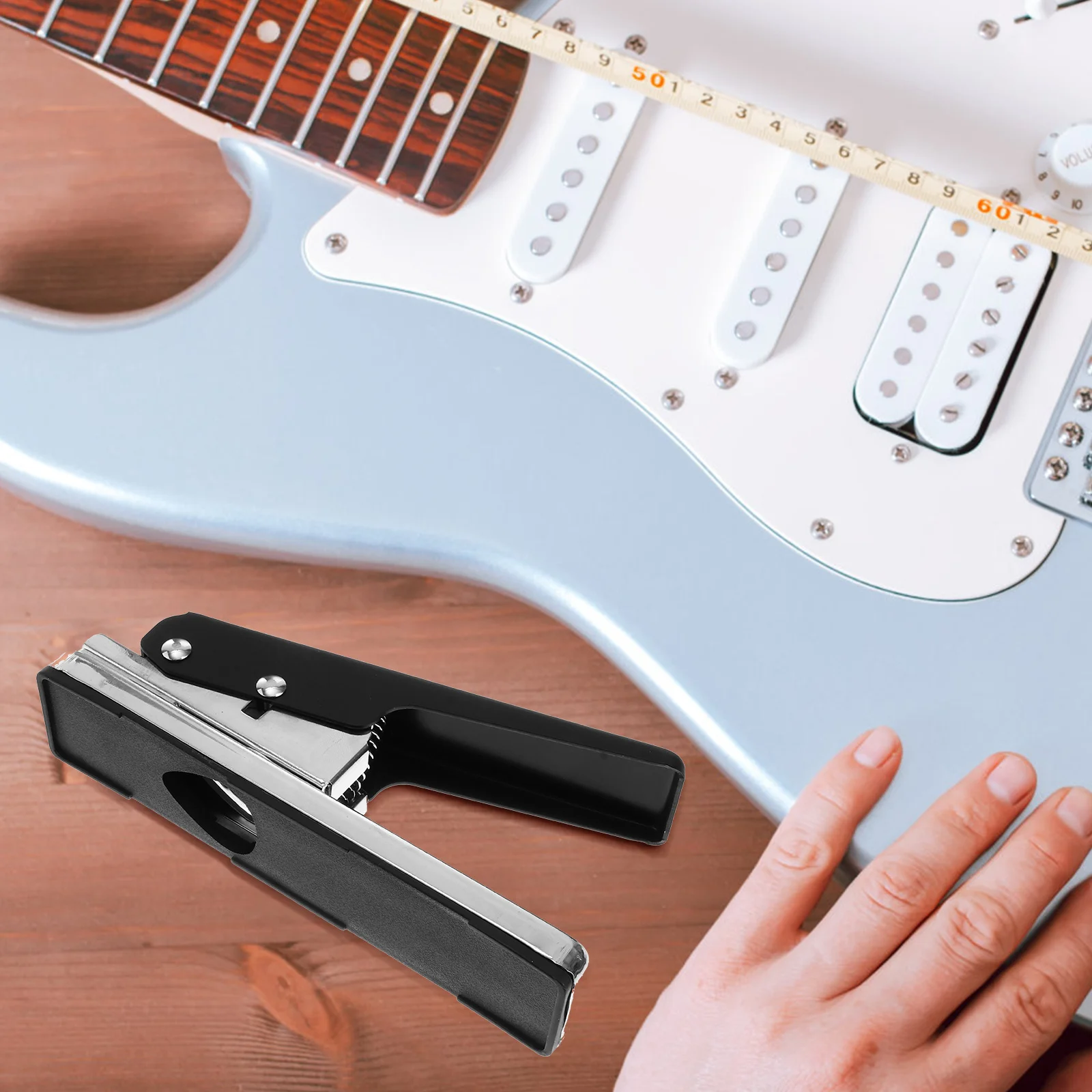 

1pc Guitar Picks Maker Sturdy DIY Plectrum Punch Old Cards Credit Gift Hotel Keys Durable Musical Instruments Accessory