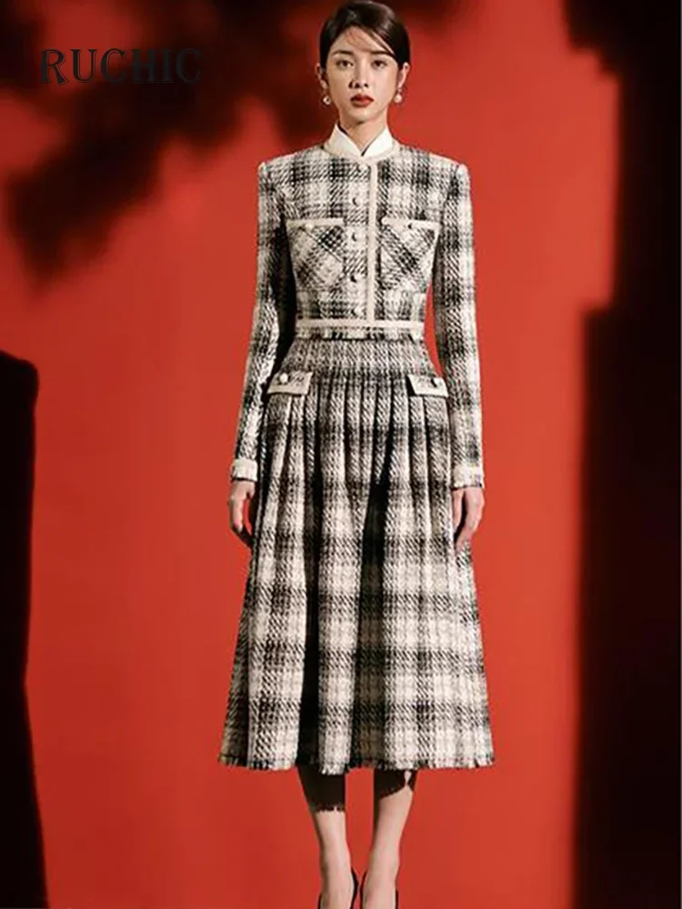 

Autumn 2024 New Tide Women Fashion 2 Pcs Set Plaid Stand Collar Pearl Button Short Coat A-line Pleated Skirt Suit