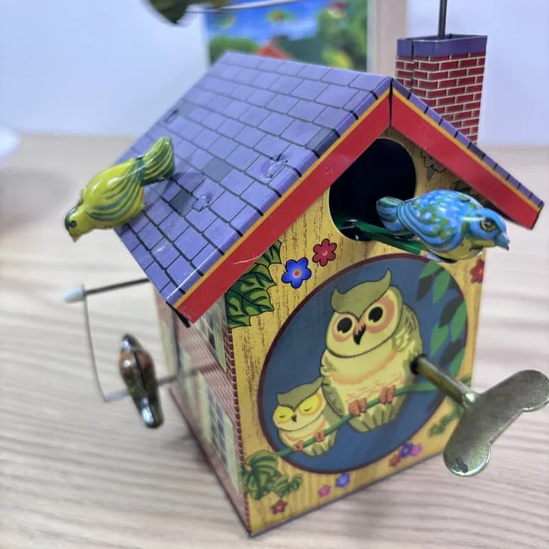 Adult Collection Retro Wind up toy Metal Tin rotating bird alarm clock bird house Clockwork toy model figures gift vintage toys