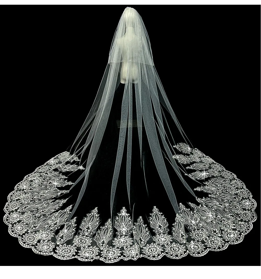 

Gorgeous Wedding Veils Appliques Crystal Lace Two Layer Cathedral Length Bride Veil Applique Edge With Comb Bridal Accessories