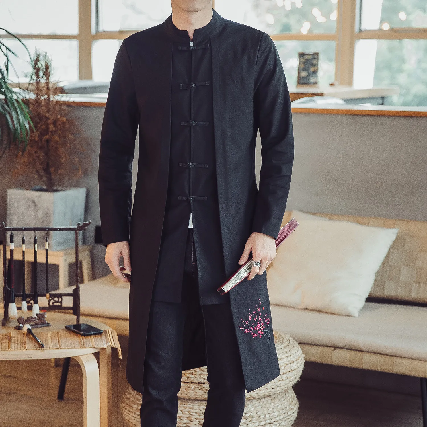 2026 Black Long Robes Men Chinese Style Mandarin Collar Windbreaker Frog Buttons Embroidery Retro Coat National Zen Clothing