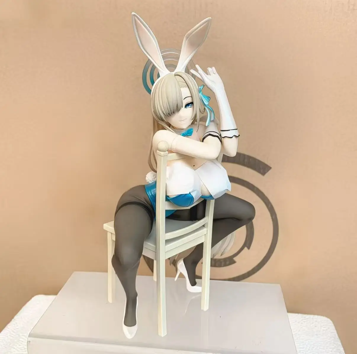 

Оригинальная фигурка Асуны ADM 1/7, версия Game Bunny Girl. Статуэтка аниме-девушки со стулом, украшение для рабочего стола