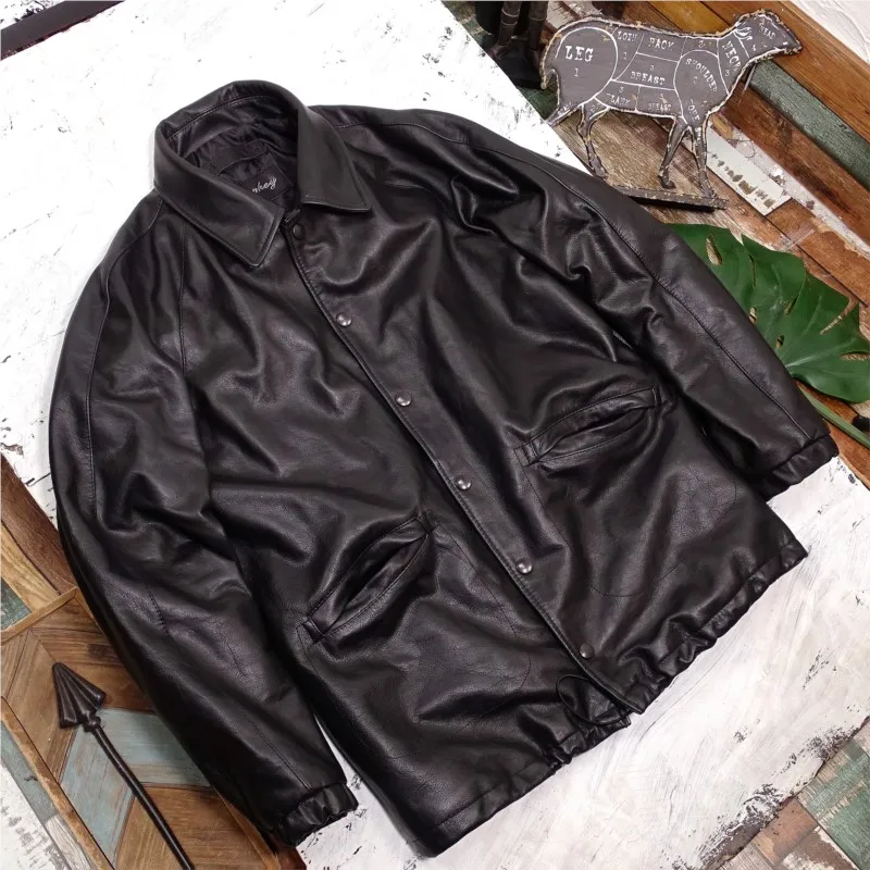 Both men and women can wear loose top-layer leather with a cowhide  coat