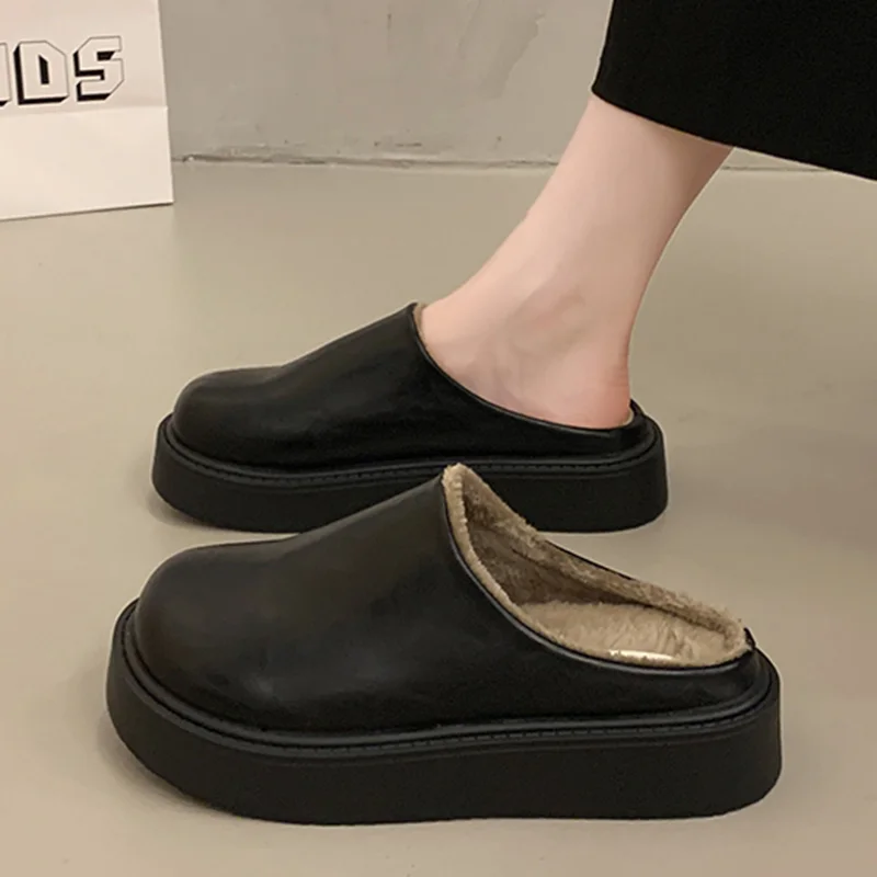 الشقق النساء البغال أحذية عادية موضة نعال من القطن 2025 شتاء جديد المنزل الثلوج الأحذية مريحة Slingback فستان دافئ Mujer Zapatos