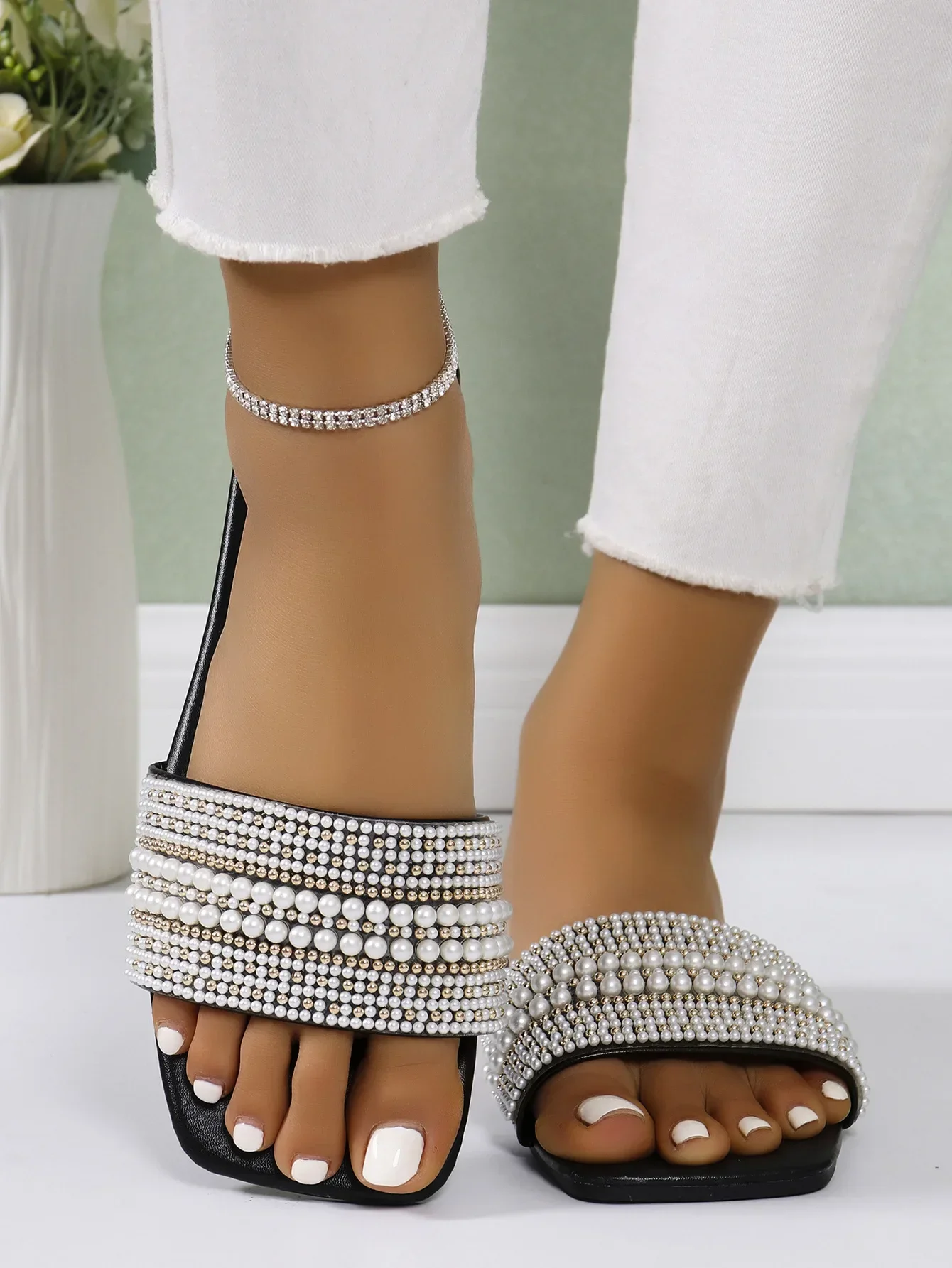 Damen-Sandalen mit flachem Boden, 2025, Sommer, neuer Stil, Perlen-Strass-Schuhe, Damen-Outdoor-Mode-Hausschuhe – Detail 16
