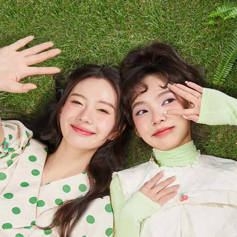 Judydoll Cloud Soft อายแชโดว์ 4 สี, เม็ดสีพิเศษ, เนื้อเรียบเนียน, ผสมผสานได้, ติดทนนาน, เฉดสีอเนกประสงค์, ทุกวัน