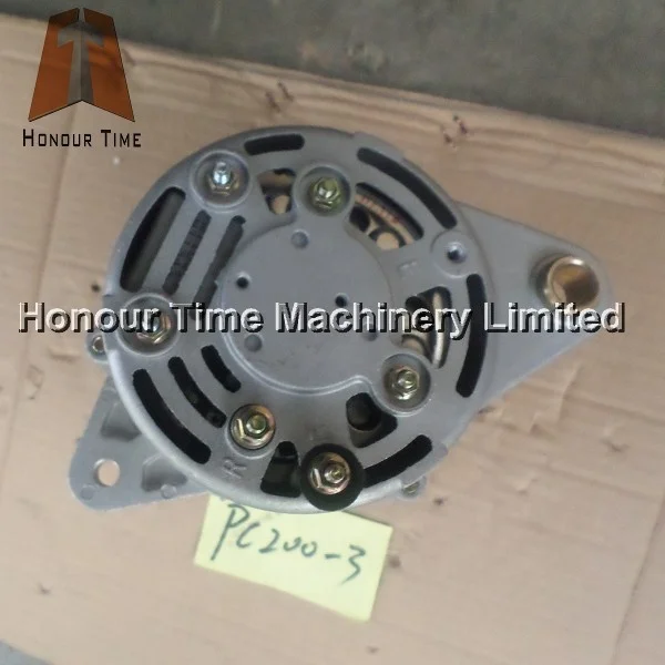 6008216130 600-821-6130 Alternatori per escavatore per generatori di parti elettriche PC200-2 PC200-3 6D105