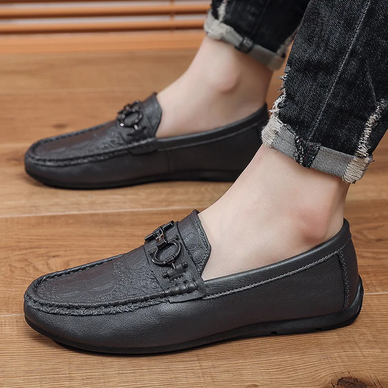 

Trendy British style crocodile patterned men's leather shoes one foot lazy shoes men's casual driving shoes