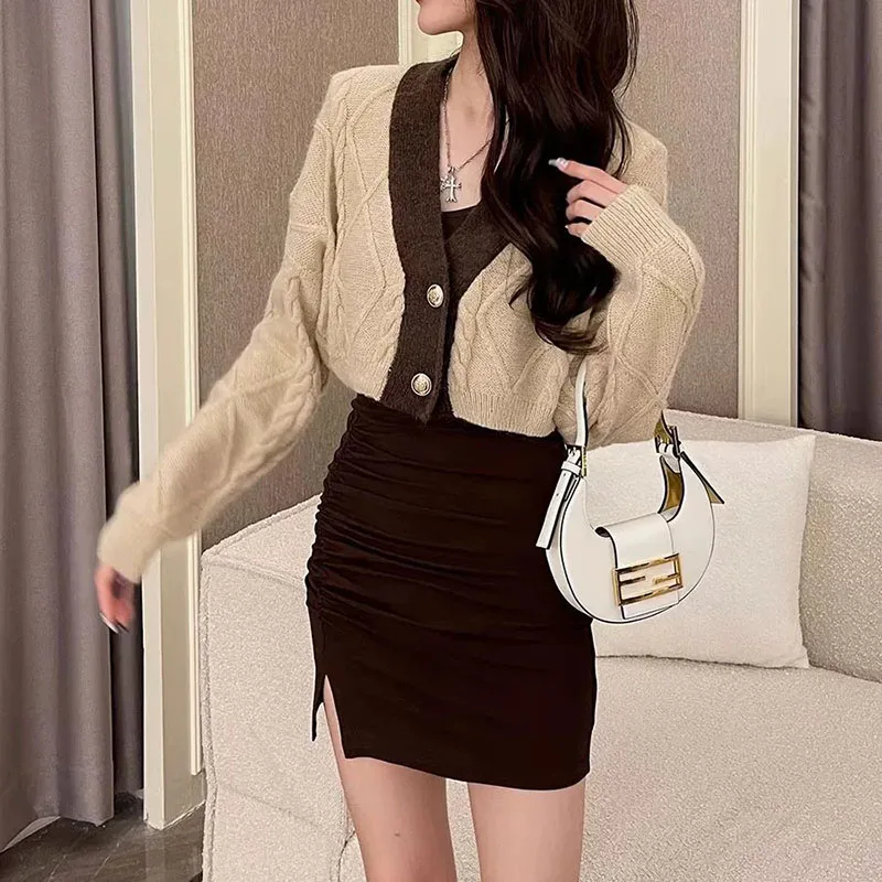 2025 الكورية اقتصاص سترة معطف للنساء خمر التباين اللون الخامس الرقبة محبوك بالأزرار جديد طويل الأكمام ملابس خارجية تريكو