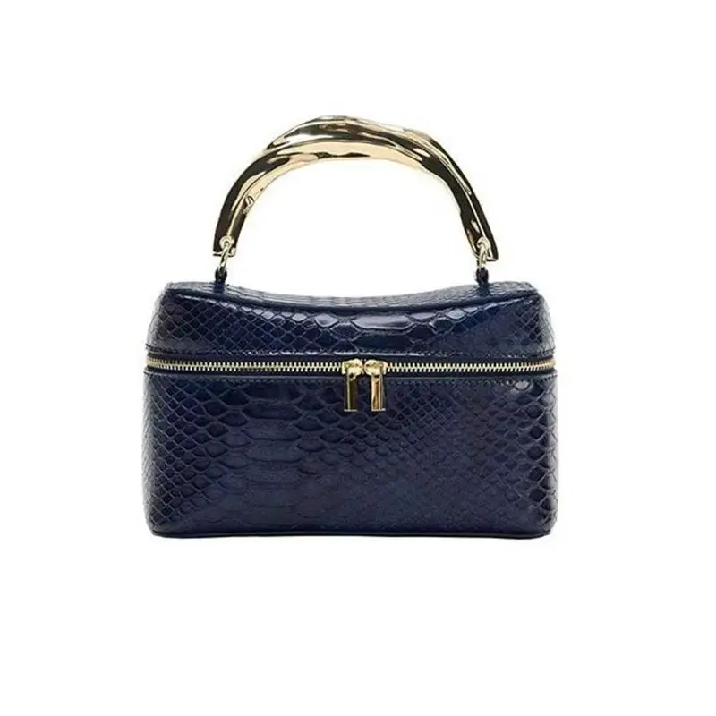 

Fashion PU Crocodile-Patterned Handbag Polyester Lining Single Strap Women's Metal Hand-carrying Crossbody Shoulder Bag