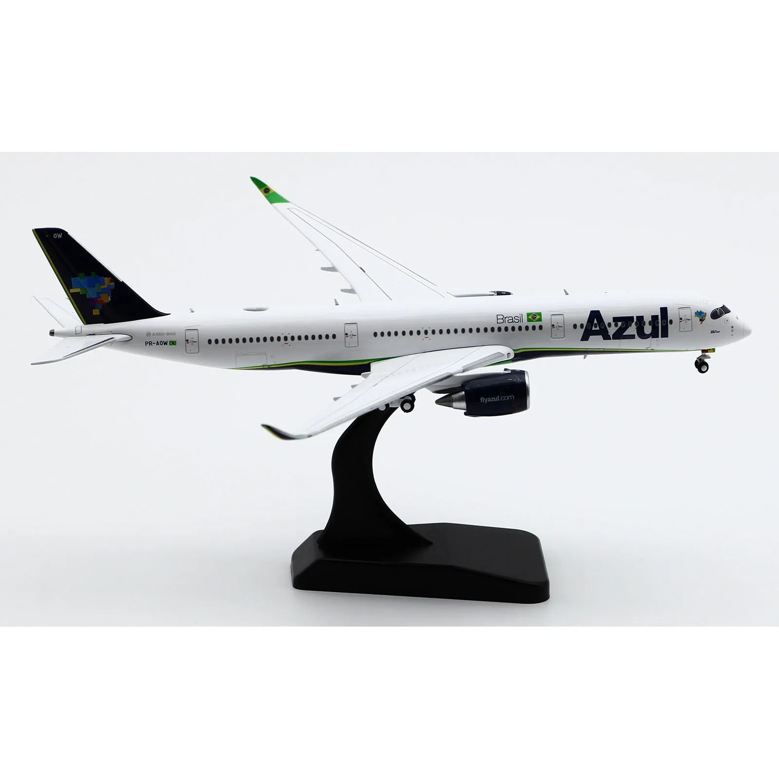 LH4323 Alloy Collectible Plane Gift JC Wings 1:400 Azul Airlines Airbus A350-900XWB Diecast Aircraft Jet Model PR-AOW With Stand