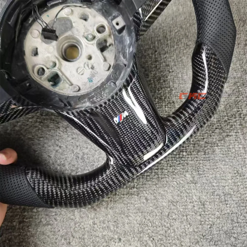 

For 2009 2010 2011 2012 2013 2014 2015 2016 BMW Z4 Customized Carbon Fiber Perforated Leather Steering Wheel