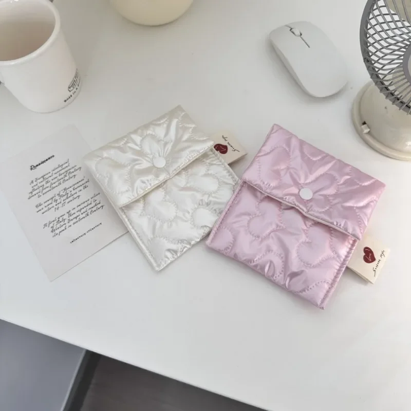 1 Piece Sweet Fashion Coin Purse for Girl Pink Beige Color Lipstick Sanitary Napkin Storage Bag for Student Mini Portable Bag