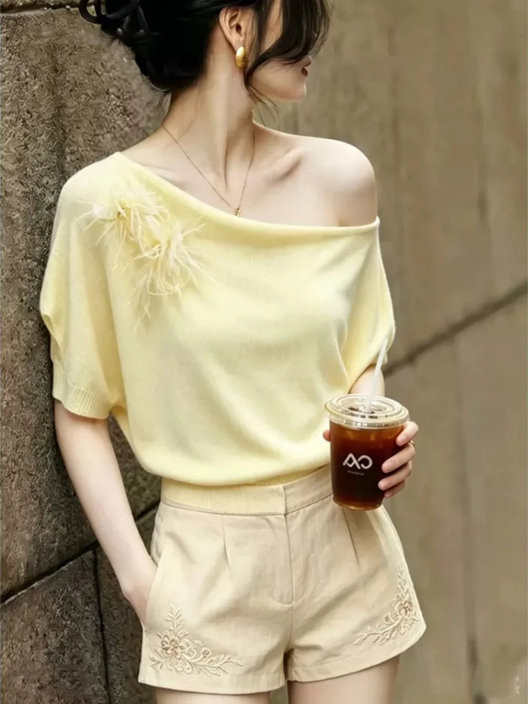 

Trendy Design Shoulder Ice Silk Knitted Top Short Sleeve Commute Fashion Women's Shirt Korean Style Straight Cut Summer 2026
