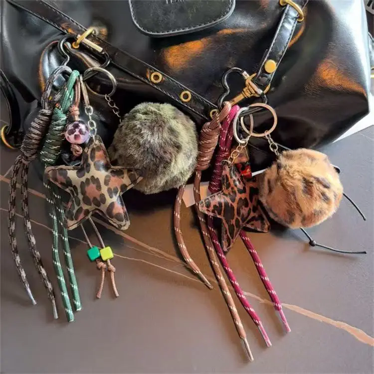 Luxuriöser Stern-Schlüsselanhänger mit Leopardenmuster – handgewebter Perlen-Taschenanhänger, elegantes Geschenk zum Muttertag/Valentinstag
