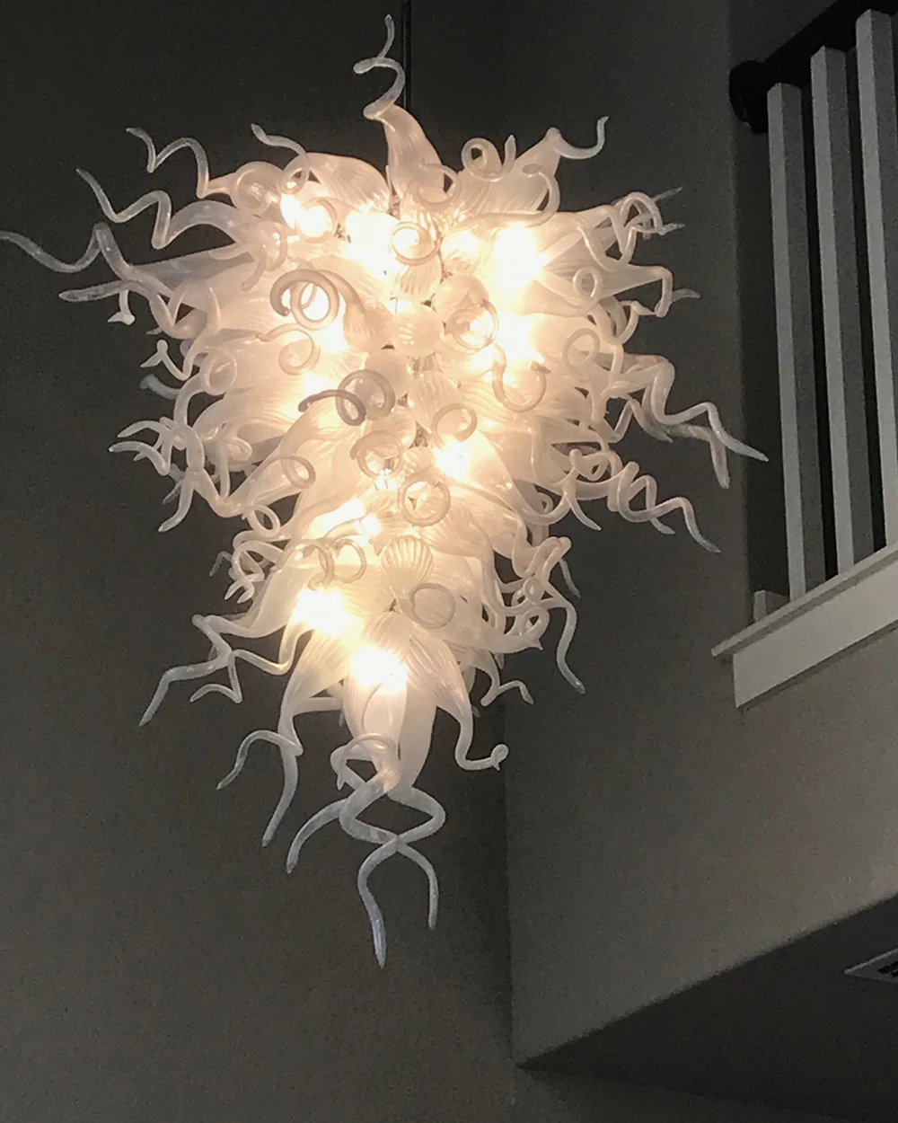 LONGREE Hand Blown Glass Chandeliers White H120cm Chihuly Style Art Glass Big Lightings Stairs