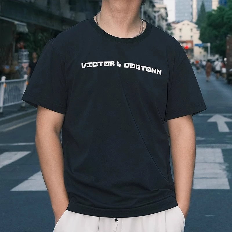 Victor バドミントン ユニフォーム DOG TOWN ドッグタウン ジョイント Tシャツ 速乾性 通気性 半袖 レジャー スポーツ 夏