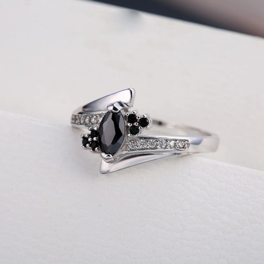 925 Sterling Silver Color Pierścionek zaręczynowy Biżuteria modowa Klasyczny styl Austriacki kryształ Prong Setting Kobiety Dziewczyny Hurtownia — zdjęcie 4