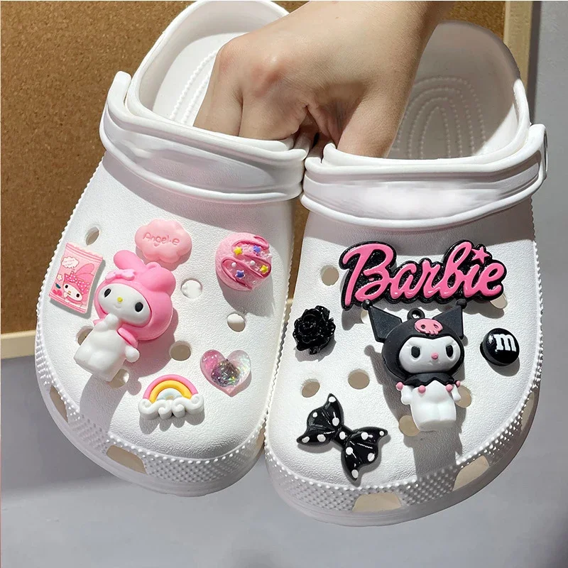 MINISO Sanrio Cartoon Shoe Charms Set Sale Kuromi Cinnamoroll Melody Hello Kitty Cute Anime Figure Shoe Buckle Wholesale Gifts