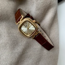 Fashion Temperament Vintage Senior Square Quartz Watch For women's girl Student gift  Women's accessories