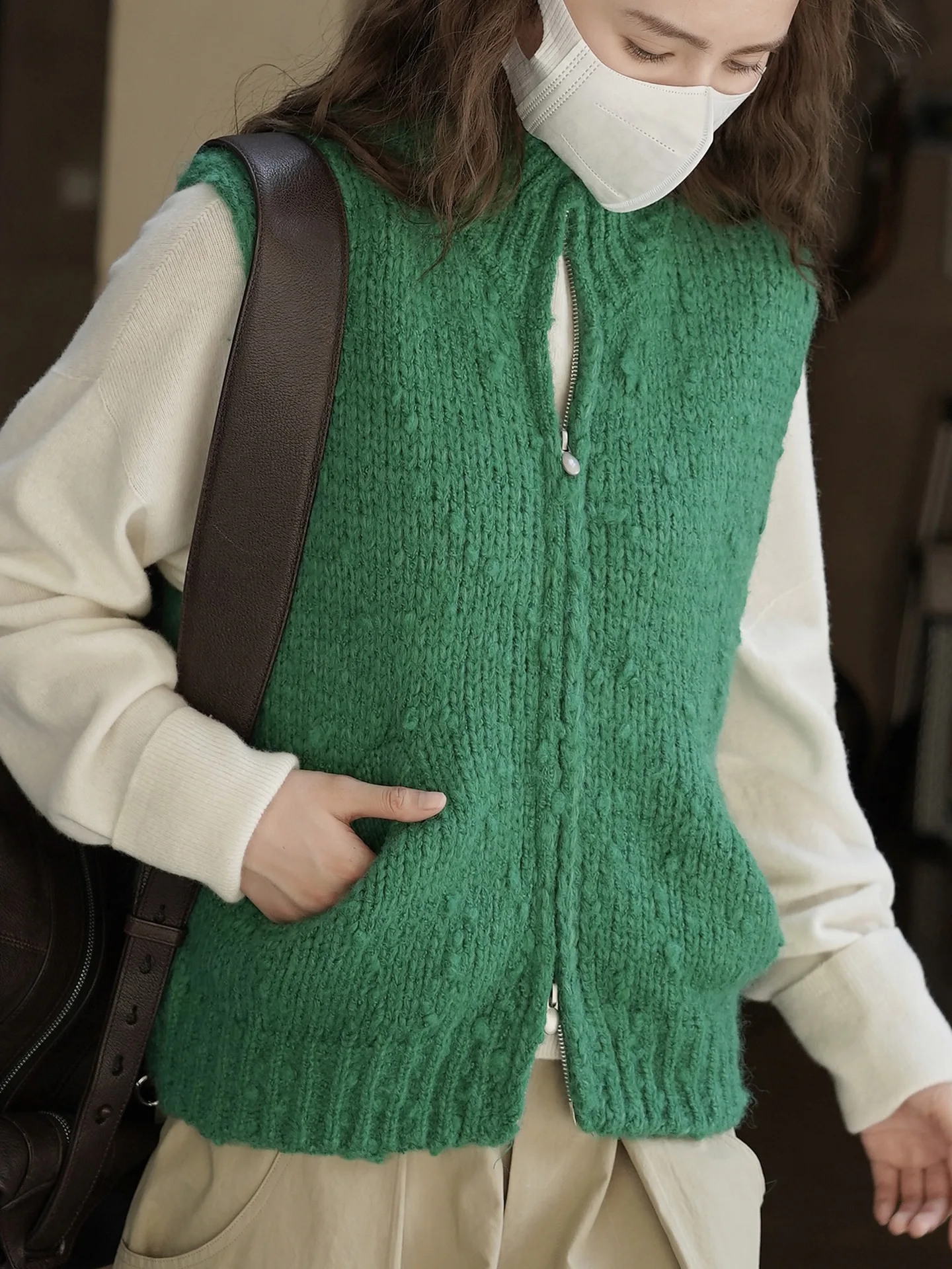 

Winter new Korean version lazy stand up collar zipper granular knitting wool vest slimming casual top for women