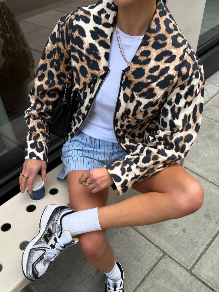 

Vintage Leopard Print Front Zipper Bomber Jackets Women Chic Lapel Long Sleeves Pockets Cropped Coat Lady Fashion Street Outwear