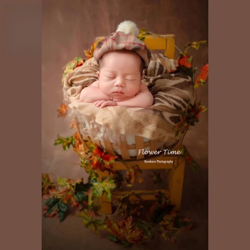 Newborn Photography Props Retro Wooden Mini Posing Colorful Chair for Studio Photoshoot Accessories Picture Photo Decoration