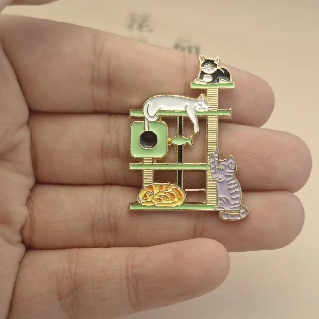 1 Piece Cute and Compact Animal Brooch, Metal Material with Cat and Cat Tree, Suitable for Men and Women\'s Outfit Coordination