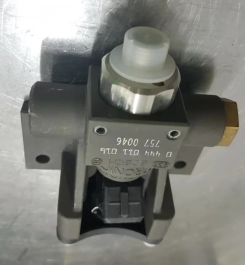 New Genuine Original 0444011016 1753208 Model Diesel Aluminum Engine Urea Metering Fuel Injector Valve 2001791