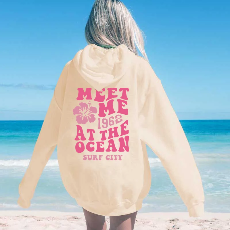 سترة نسائية بغطاء للرأس مطبوعة بحروف زهرية "Meet Me 1962 At the Ocean" جماليات إبداعية بقلنسوة Harajuku ملابس خروج عصرية بأكمام طويلة