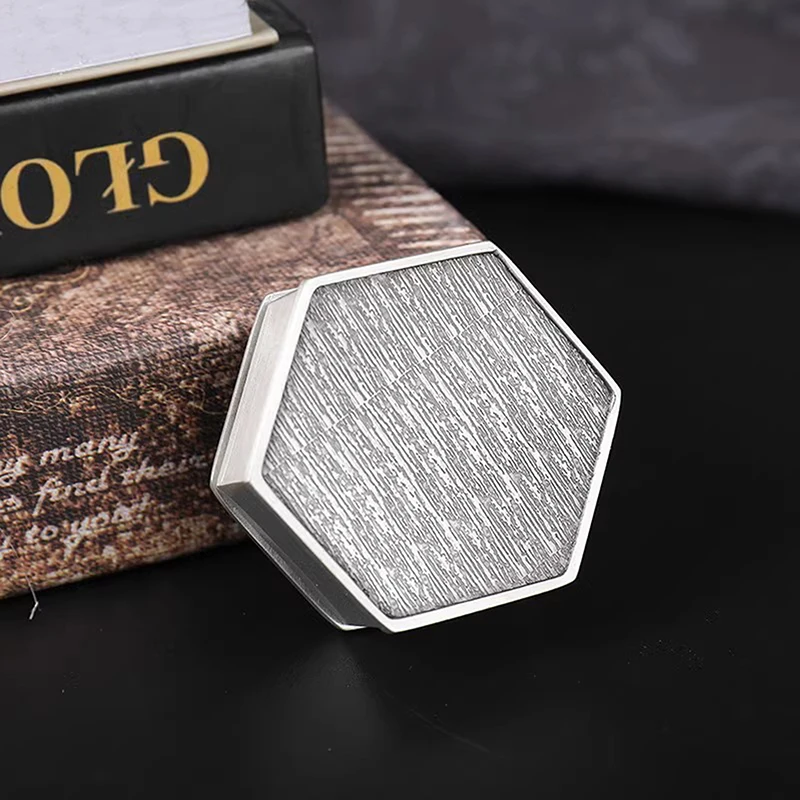 صغيرة الحجم الرجعية صندوق مجوهرات معدني خمر زهرة منحوتة ديكور المنزل حلية حالة حلقة سوار قلادة تخزين الخرز المنظم