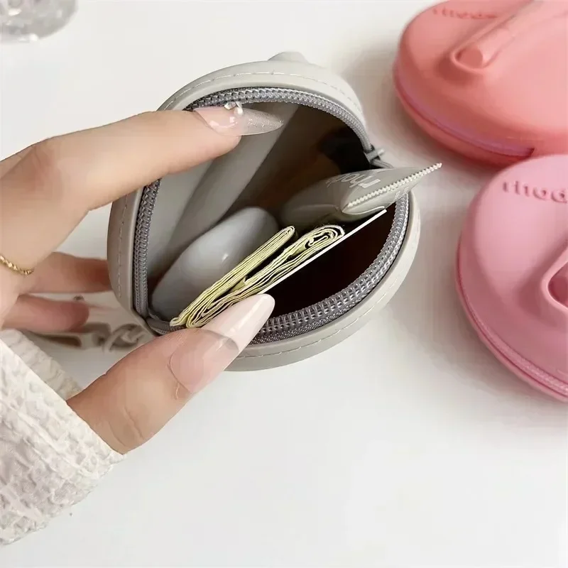 Portable Silicone Waterproof  Women's Makeup Bag with Box Convenient For Going Out Cute And Compact Round Bag with Lip Glosses