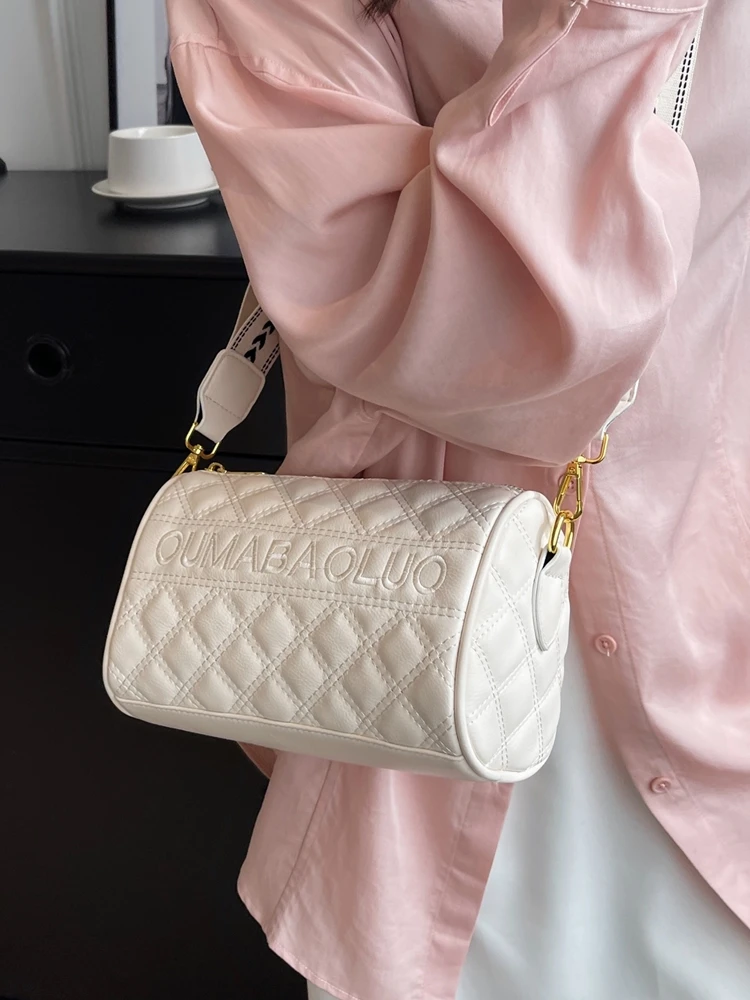 

Faionable Wide Strap Diamond Pattern Small Crossbody Bag Casual round Cylinder Bag New 2024 Trendy Versatile Leisure Handbag