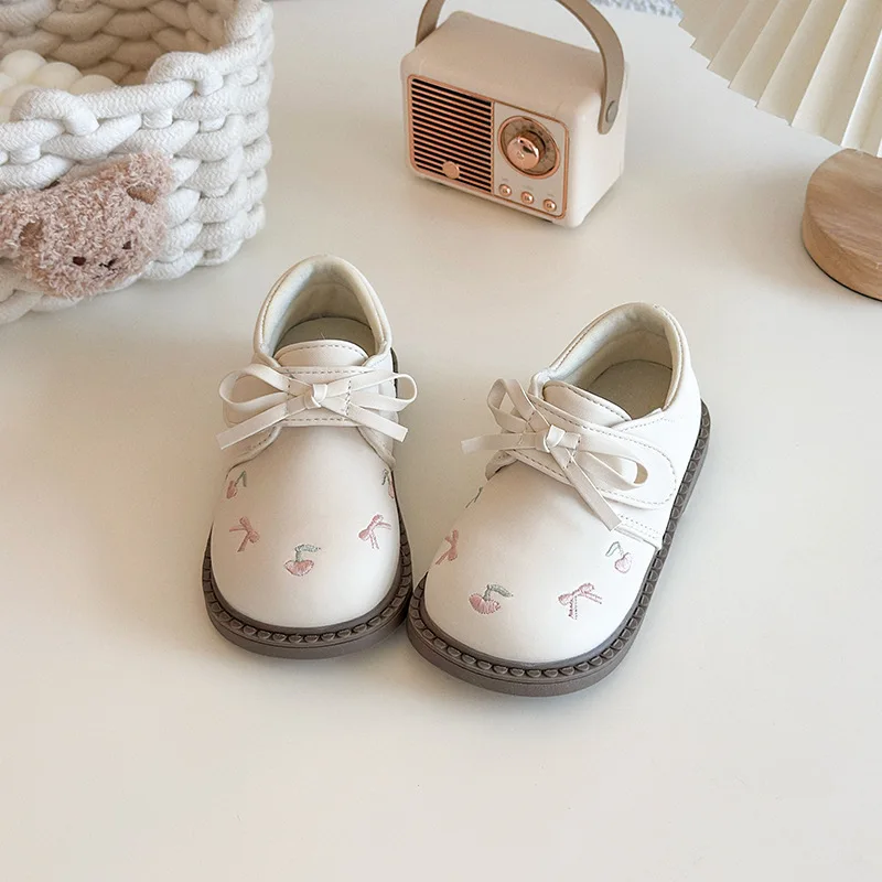 Girls Step Learning Loafers Shoe2026New Spring Autumn Child Flat Shoe Retro Baby Step Learning Formal Party Walking Leather Shoe