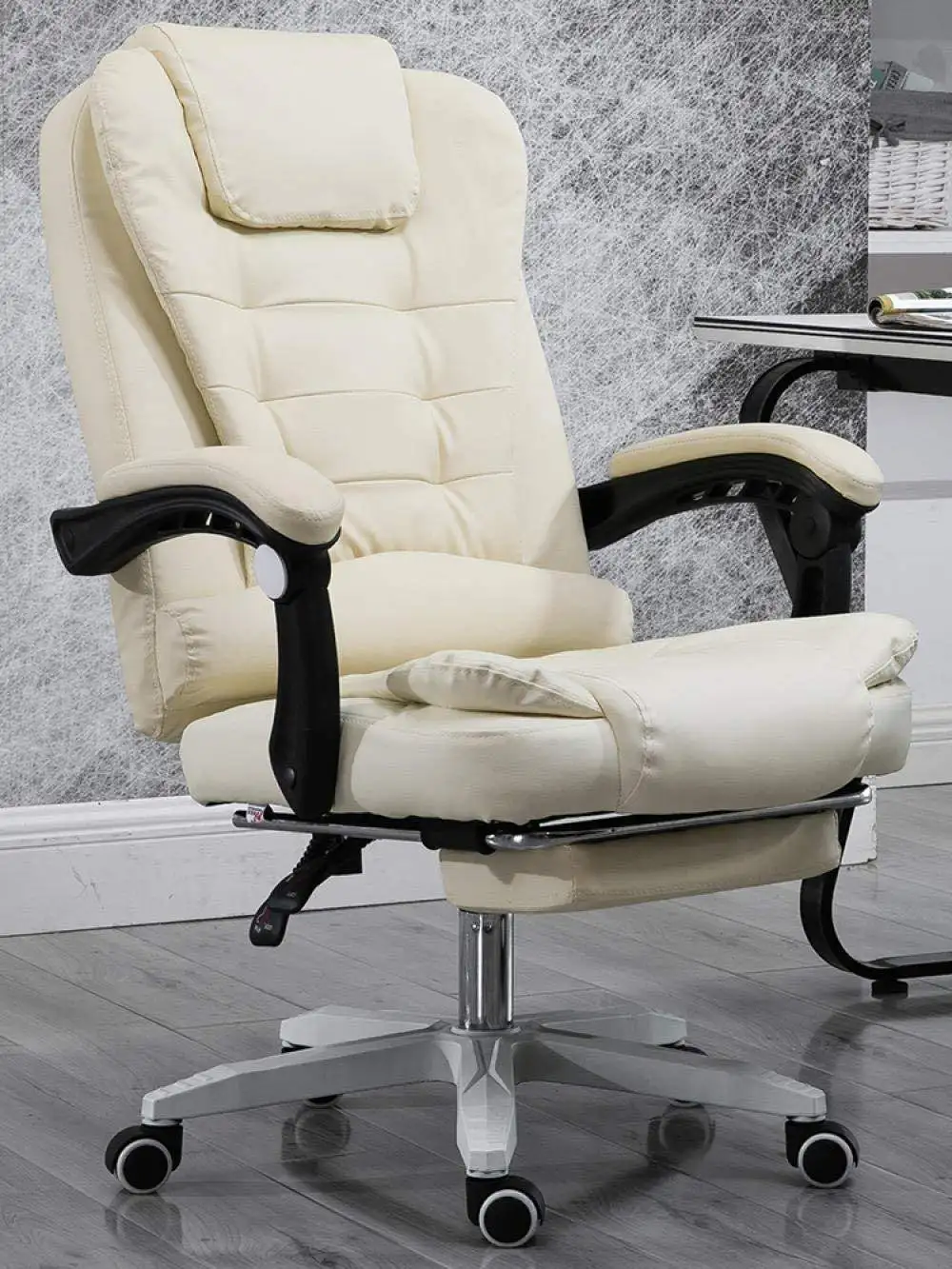 Office Furniture Luxury Black Soft Ergonomic Massage Executive Recliner Boss Chairs Leather Office Chair With Footrest