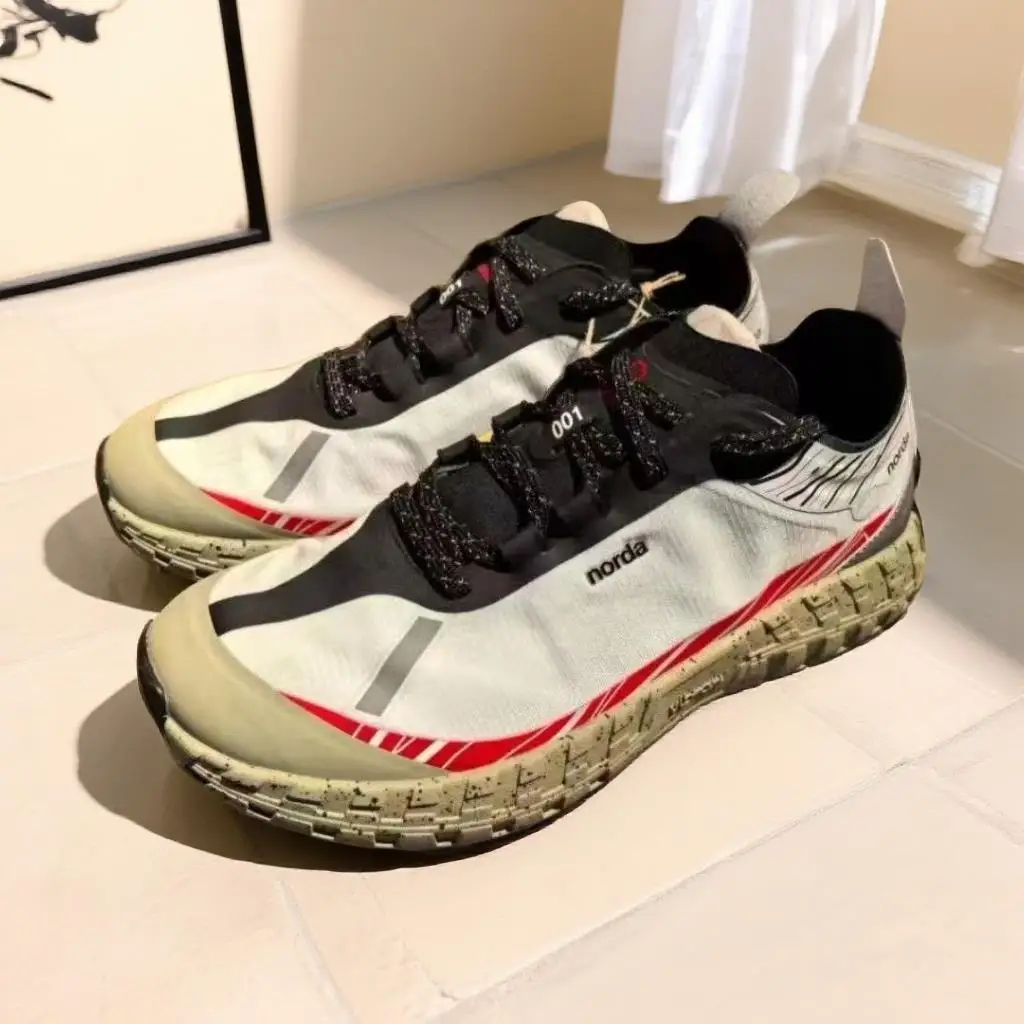 أحذية رياضية للجنسين لخريف وشتاء 2025 جديدة: أحذية المشي لمسافات طويلة في الهواء الطلق، أحذية الأب متعددة الاستخدامات