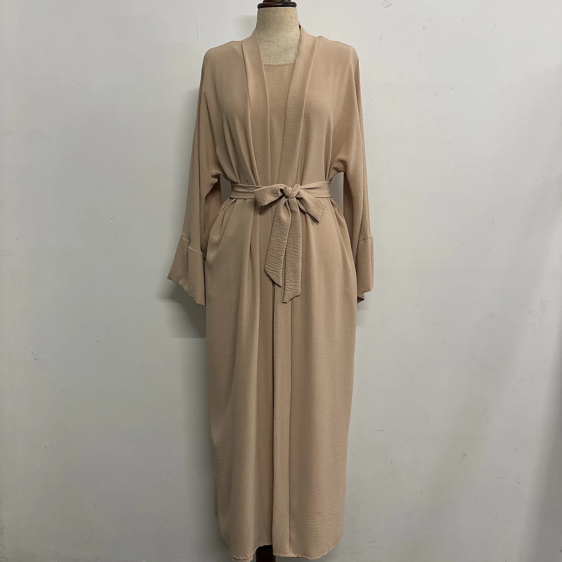 Conjuntos musulmanes Abaya con frente abierto + vestido interior sin mangas con cinturón dos piezas caftanes de oración de Ramadán ropa islámica Jilbabs musulmanes