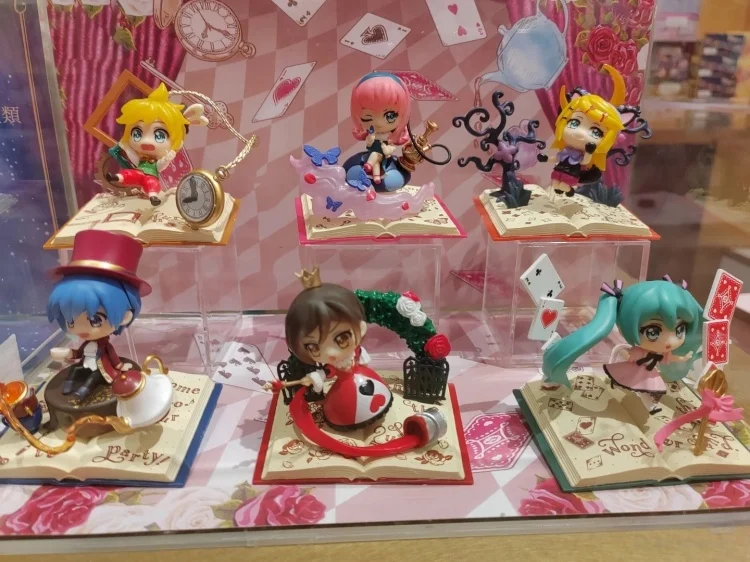 本物のレメント初音ミクミステリーボックス秘密の魔法の森ブラインドフィギュアコレクタブルデコレーションおもちゃファン向け