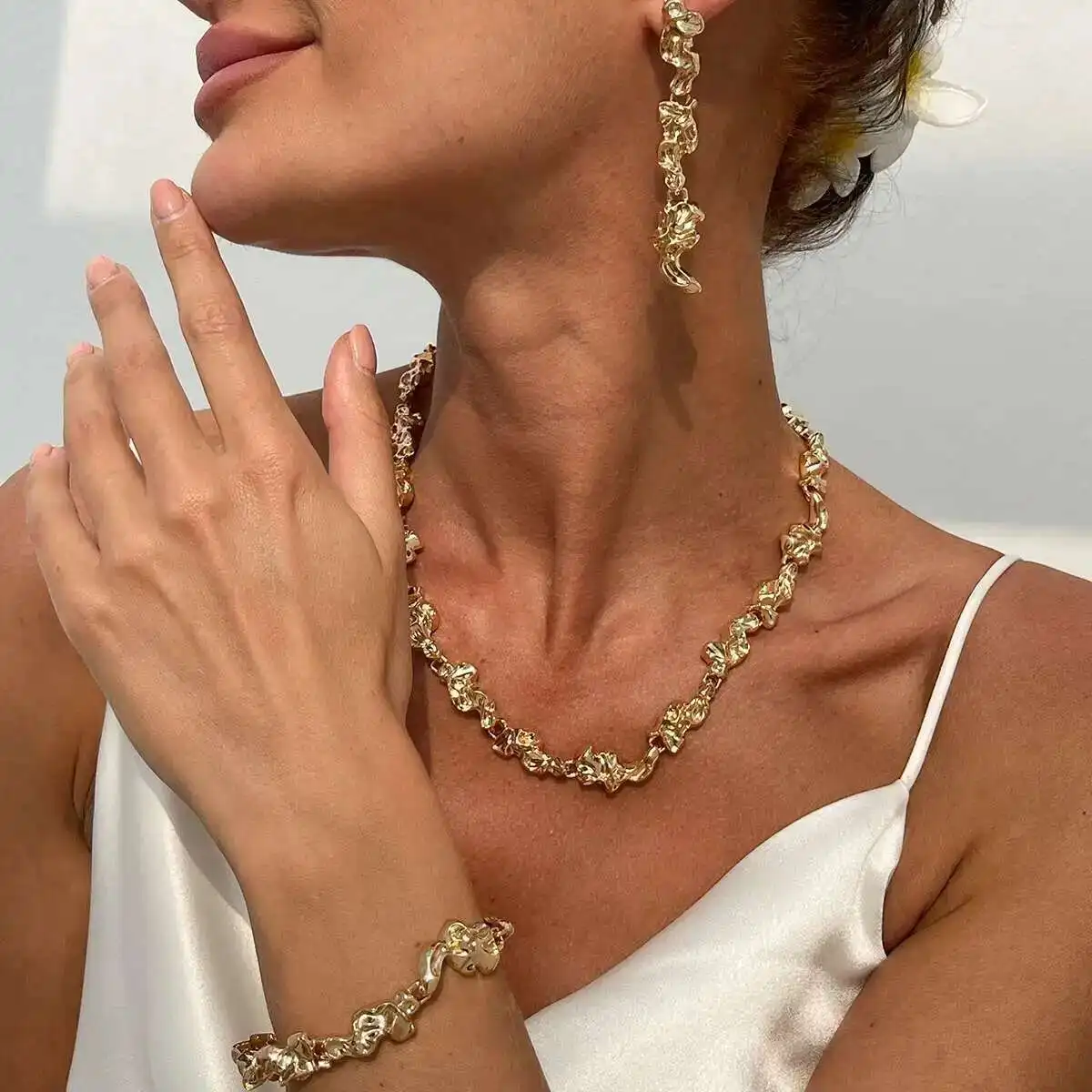 

Lacteo Ethnic Alien Unique Irregular Adjustable Necklace Bracelet Drop Earrings for Women Temperament Elegent Banquet Jewelry