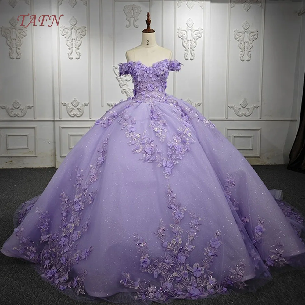 

Роскошные фиолетовые платья TAFN для Quinceanera, бальное платье с открытыми плечами, Цветочная аппликация, а-силуэт, со шлейфом в стиле часовни