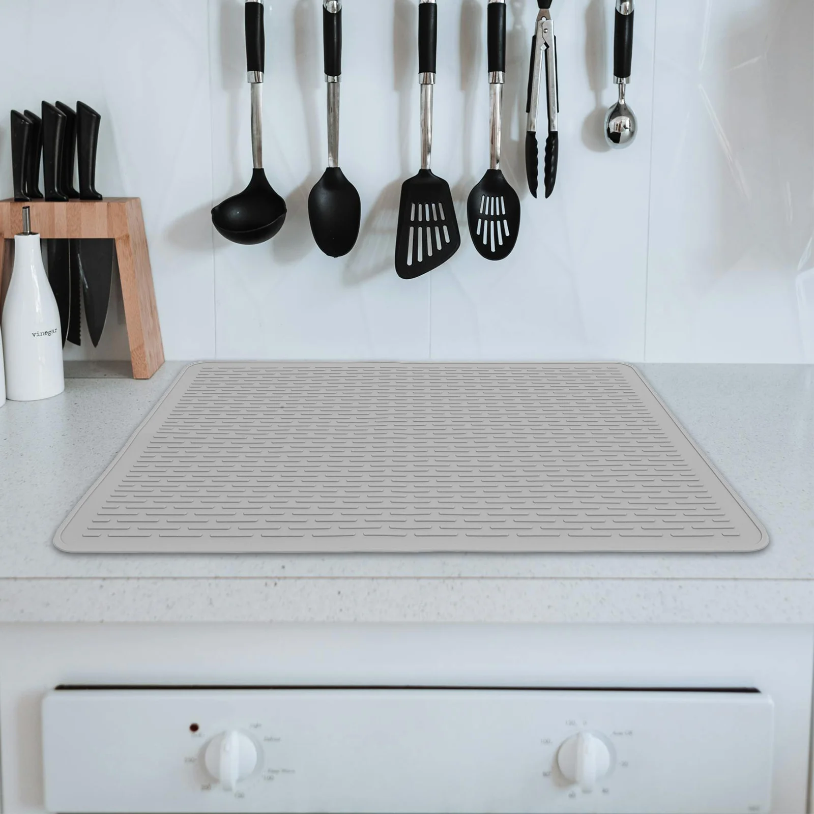 

Silicone Countertop Mat Heat-Resistant Non-Slip Oil-Proof Wear-Resistant For Induction Cooker Hot Pot Air Fryer Baking