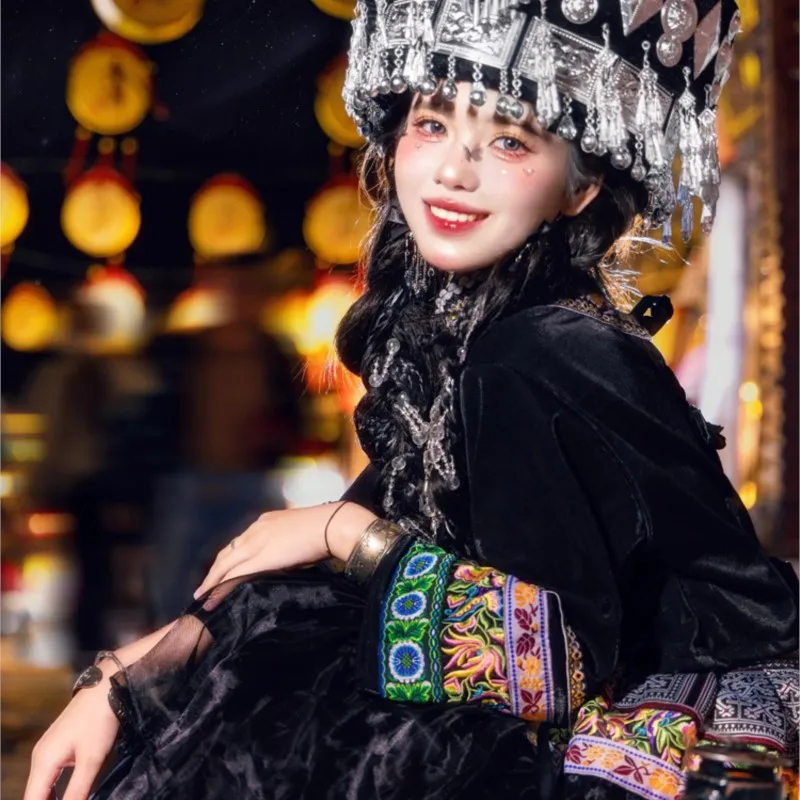 

New clothing female national costume embroidery heavy industry photo