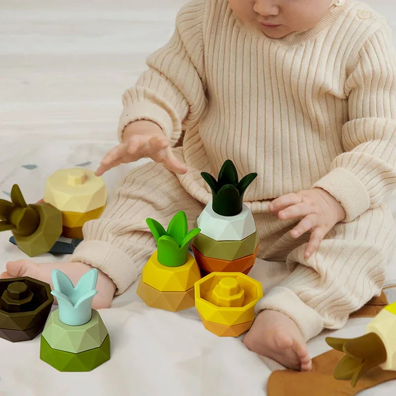 Kid Montessory Ananas Building Blocks Giocattolo impilabile in silicone Educazione precoce del bambino Blocchi cognitivi colorati Giocattolo Massaggiagengive alla frutta