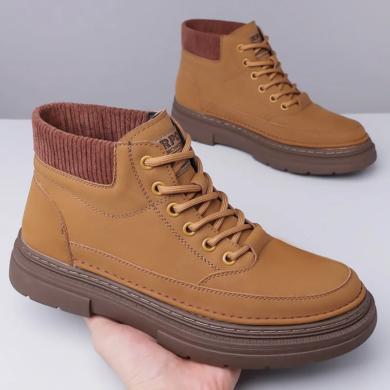 Stivali con plateau caldi in velluto di pelle di design per uomo Autunno Inverno Scarpe da uomo in cotone con suola morbida Stivaletti gialli moda maschile