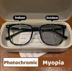2024 Fashion Color-changing Myopia Glasses Square Frame Photochromic Nearsighted Professional Women Men Eyeglasses Diopter