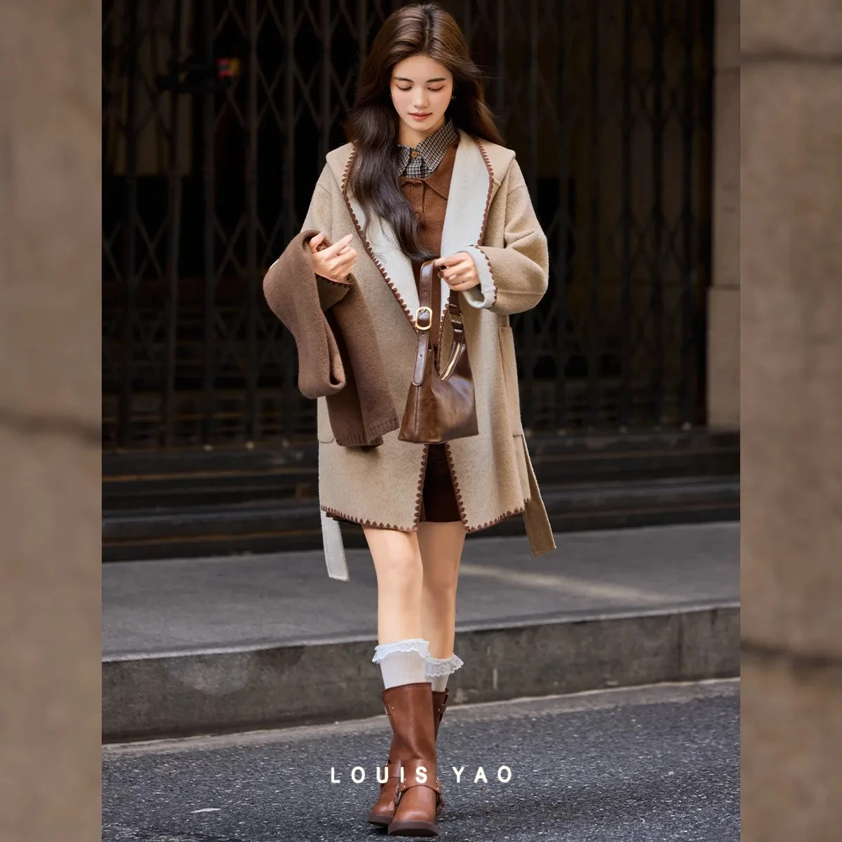 

LOUIS YAO Женское двустороннее пальто с цветными блоками и капюшоном, осень 2022, верхняя одежда средней длины в английском стиле, повседневное полушерстяное пальто