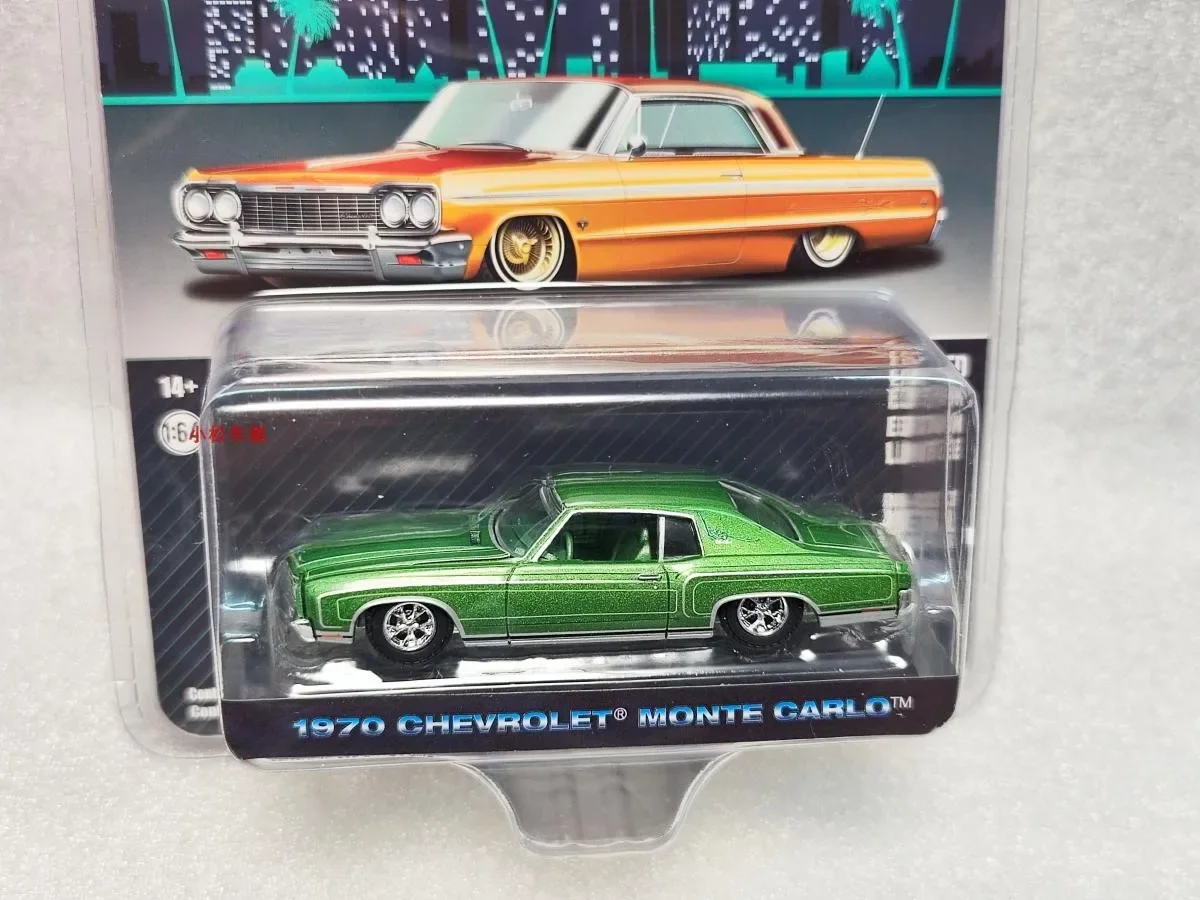 1:64 California Lowly Collection 2-1970 Chevrolet Monte Carlo - Green Collection of car models