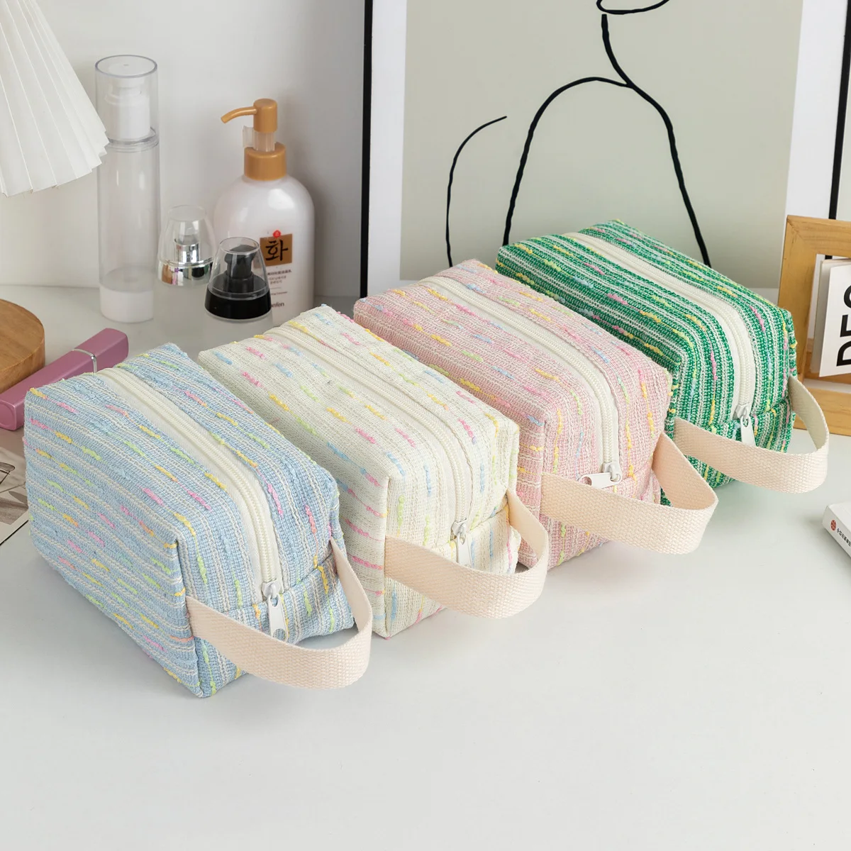 

New Large Capacity Portable Makeup Bag Striped Cosmetic Bag Woman Makeup Pouch Travel Toiletry Bag Travel Cosmetic Organizer